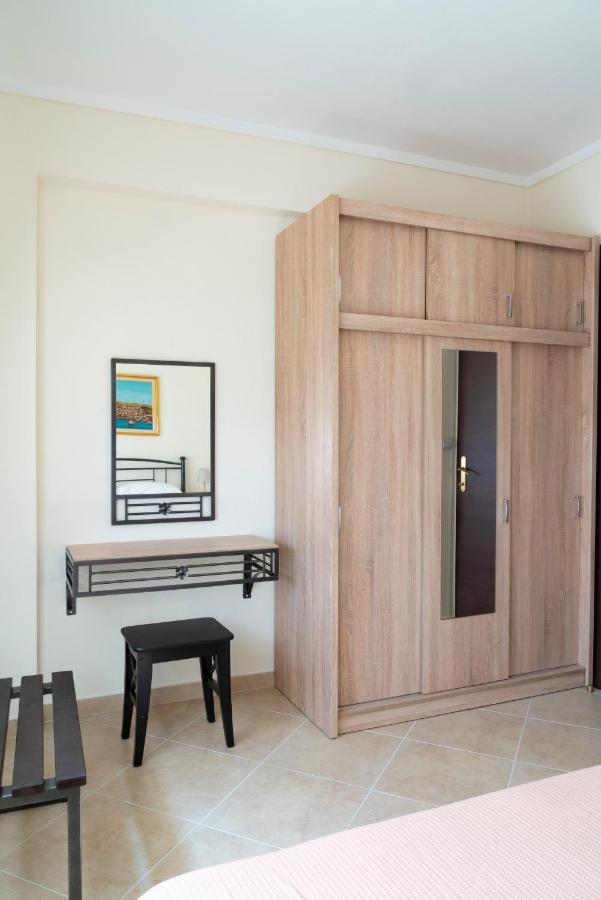 Alexandros Maisonettes & Apartments 네아 모우다니아 외부 사진